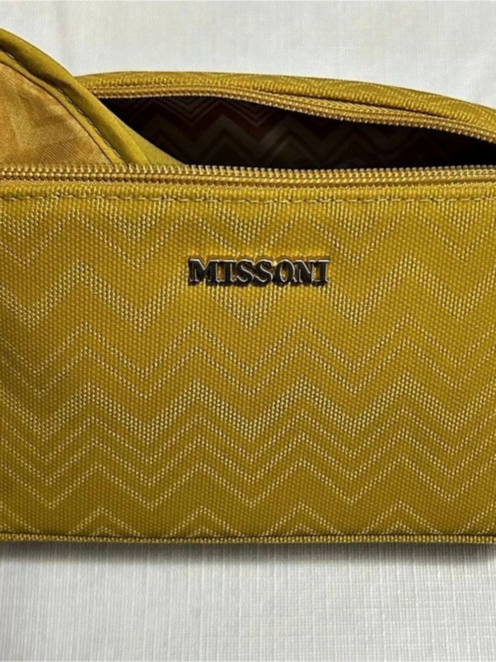 Missoni for Delta One Amenity Kit (Rio Radiance) Yellow